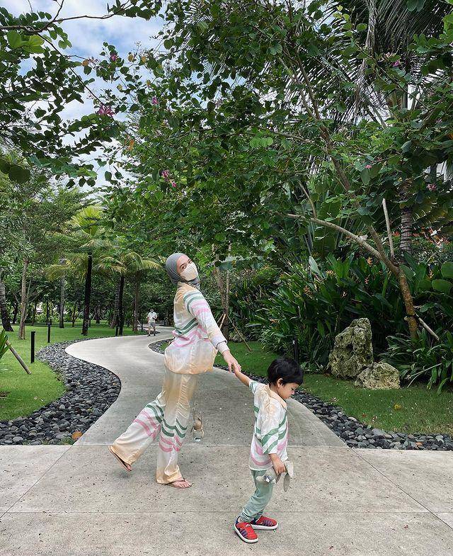 potret Putri Anne asuh anak tanpa suami (instagram.com/anneofficial1990)