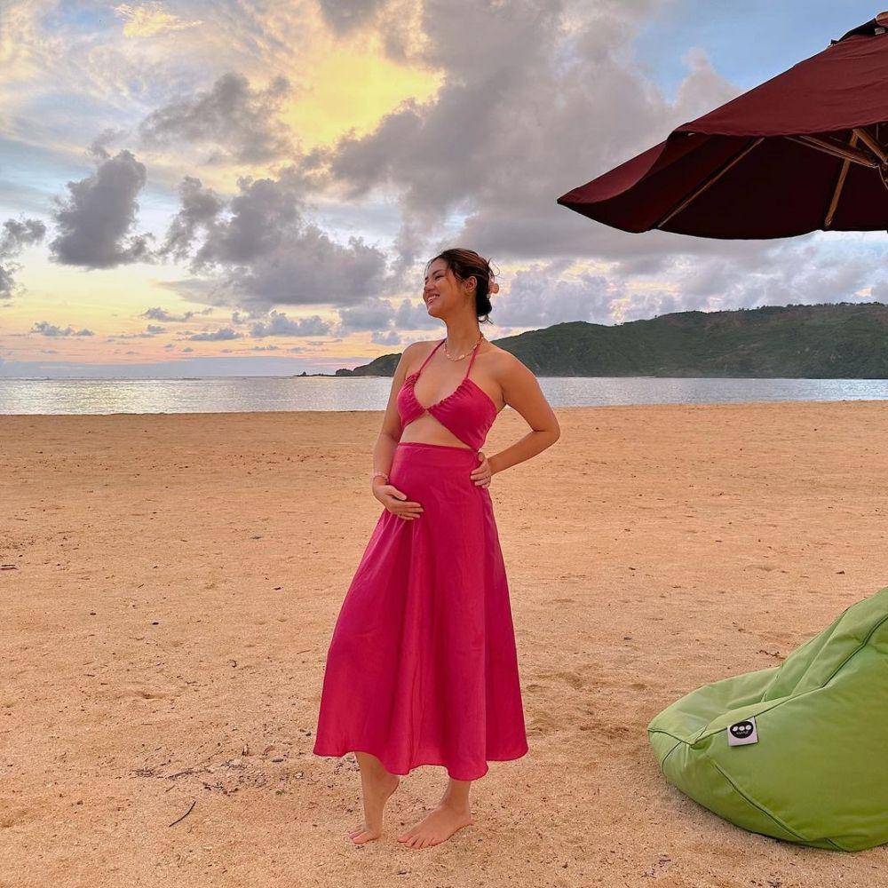 potret Atries Angel dengan baby bump (instagram.com/atriesangel)