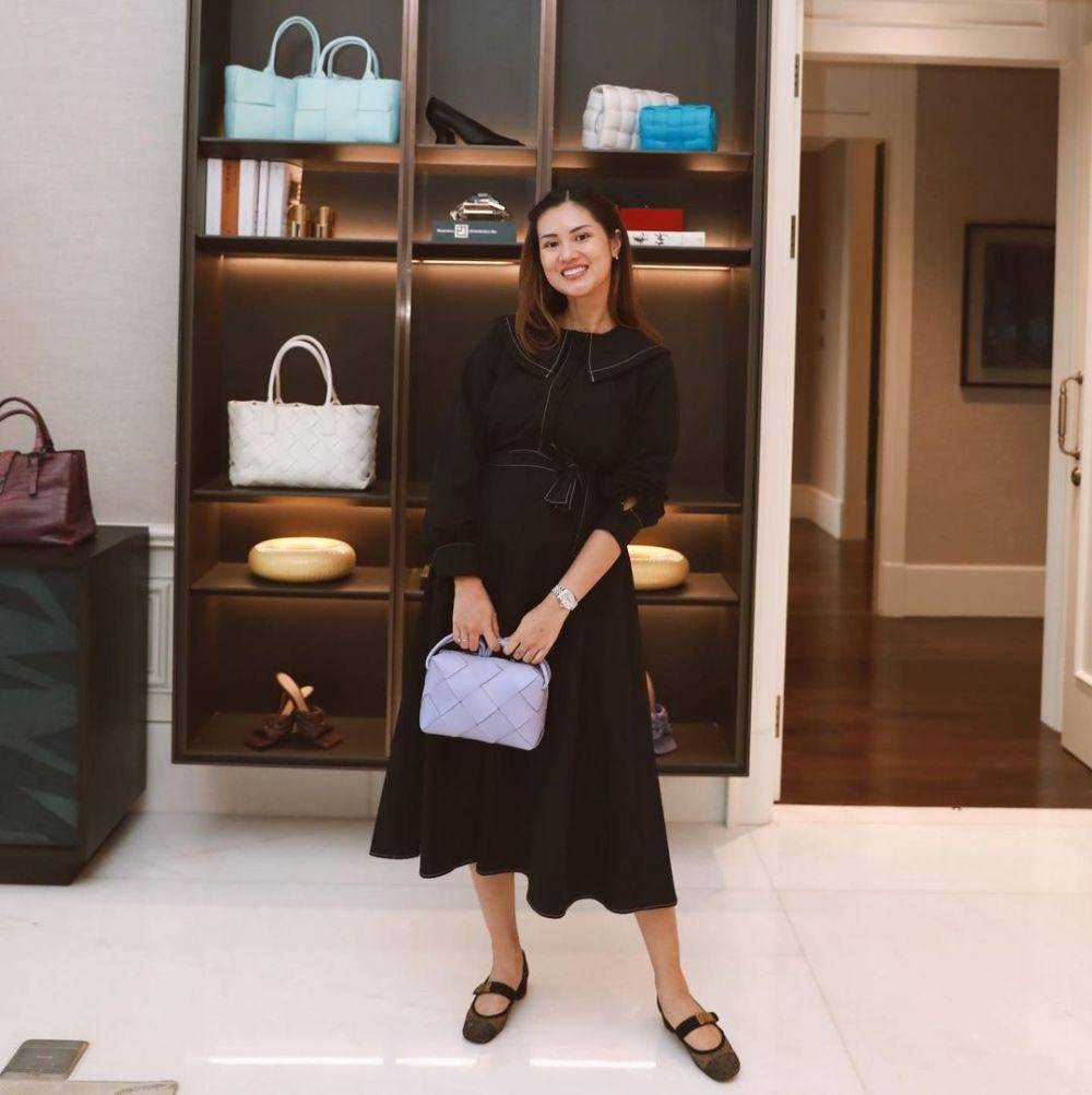 potret Atries Angel dengan baby bump (instagram.com/atriesangel)