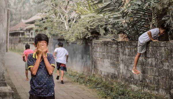 Permainan Tradisional Ucing Sumput, Seru dan Banyak Manfaat