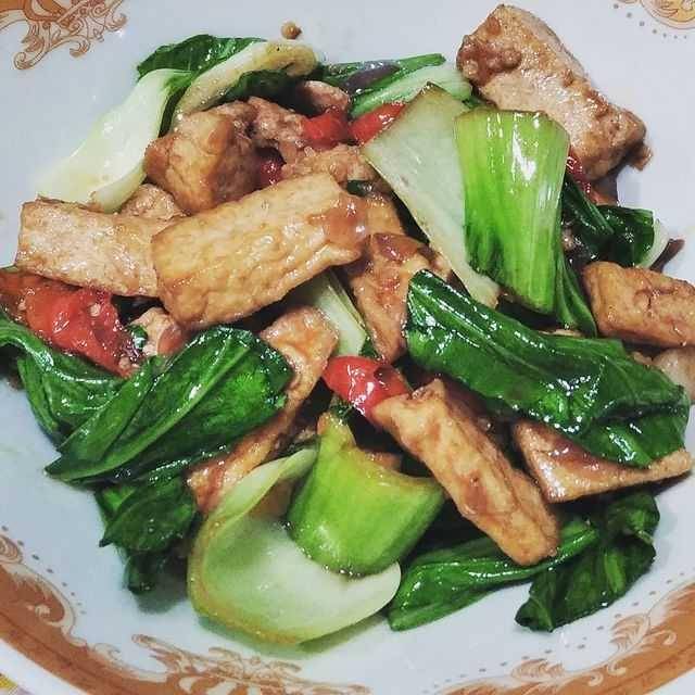 tumis pakcoy tahu (instagram.com/mai_rahmawati)