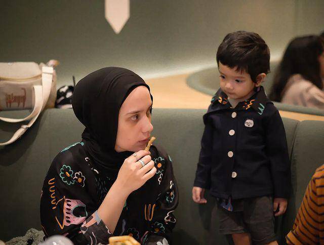 potret Putri Anne asuh anak tanpa suami (instagram.com/anneofficial1990)