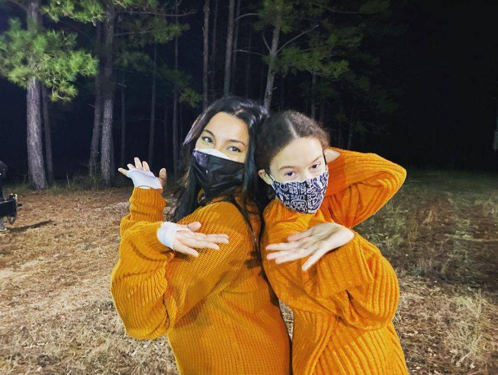 Zainab Azizi (produser) dan Chloe Coleman (aktor) (instagram.com/za7nab)