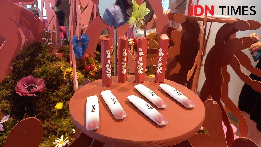 BASE Gloss & Go Liptint Launch Event, Alila SCBD, Jumat (16/12/2022). (IDN Times/Aprodithe Kyrie)