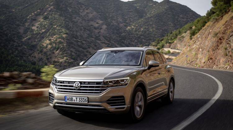 Volkswagen Touareg (autoexpress.co.uk)