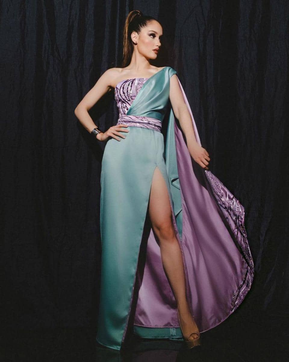 Dress asimetris ala Cinta Laura (instagram.com/claurakiehl)