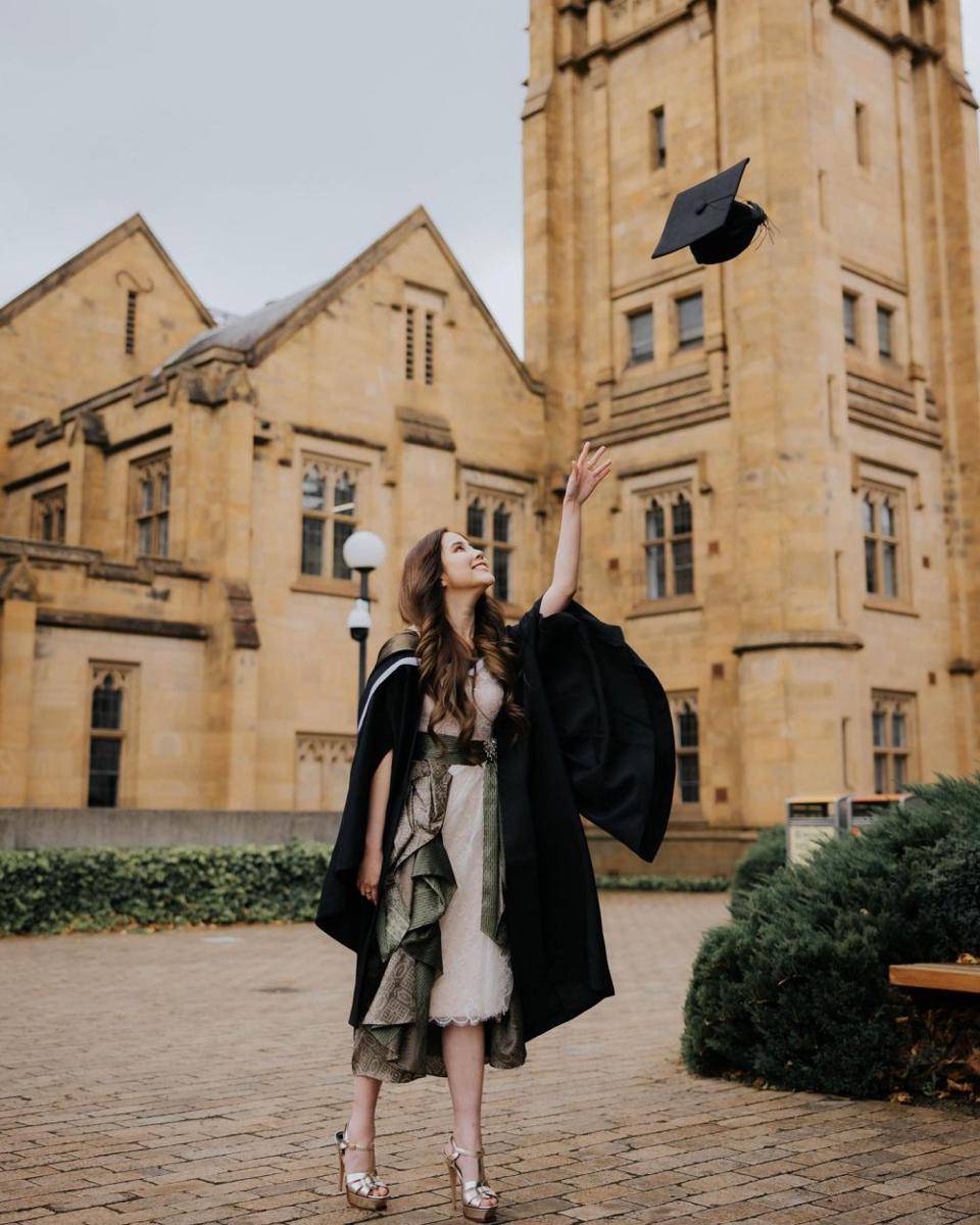 wisuda Agatha Chelsea dari University of Melbourne (instagram.com/agatha_chelsea)