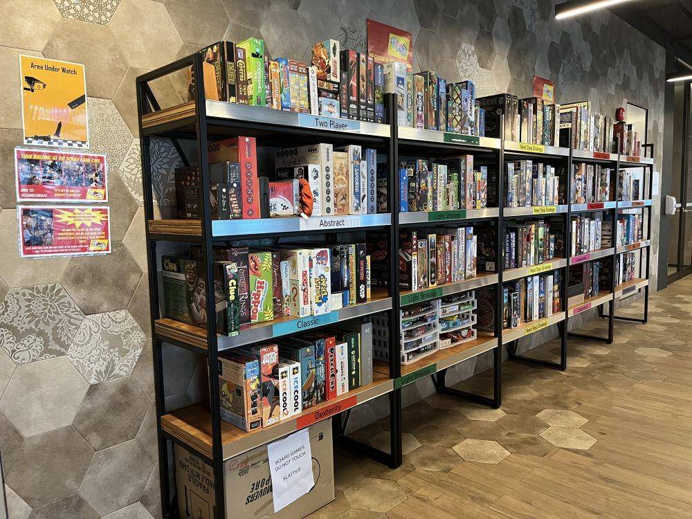 Koleksi boardgame yang bisa dimainkan di kala jenuh dengan pekerjaan. (IDN Times/Nena Zakiah)