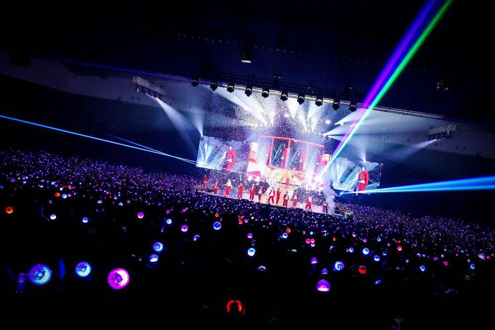 potret SEVENTEEN di SWORLD TOUR [BE THE SUN] - JAKARTA (twitter.com/pledis_17)