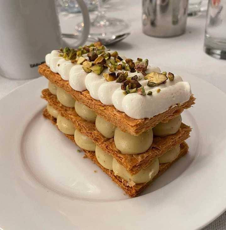 mille feuille (instagram.com/christianpage2293)