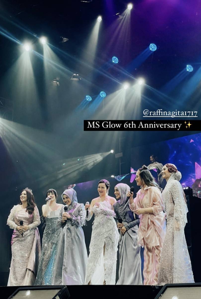 potret artis di Anniversary MS Glow yang ke-6 (instagram.com/raffinagita1717)