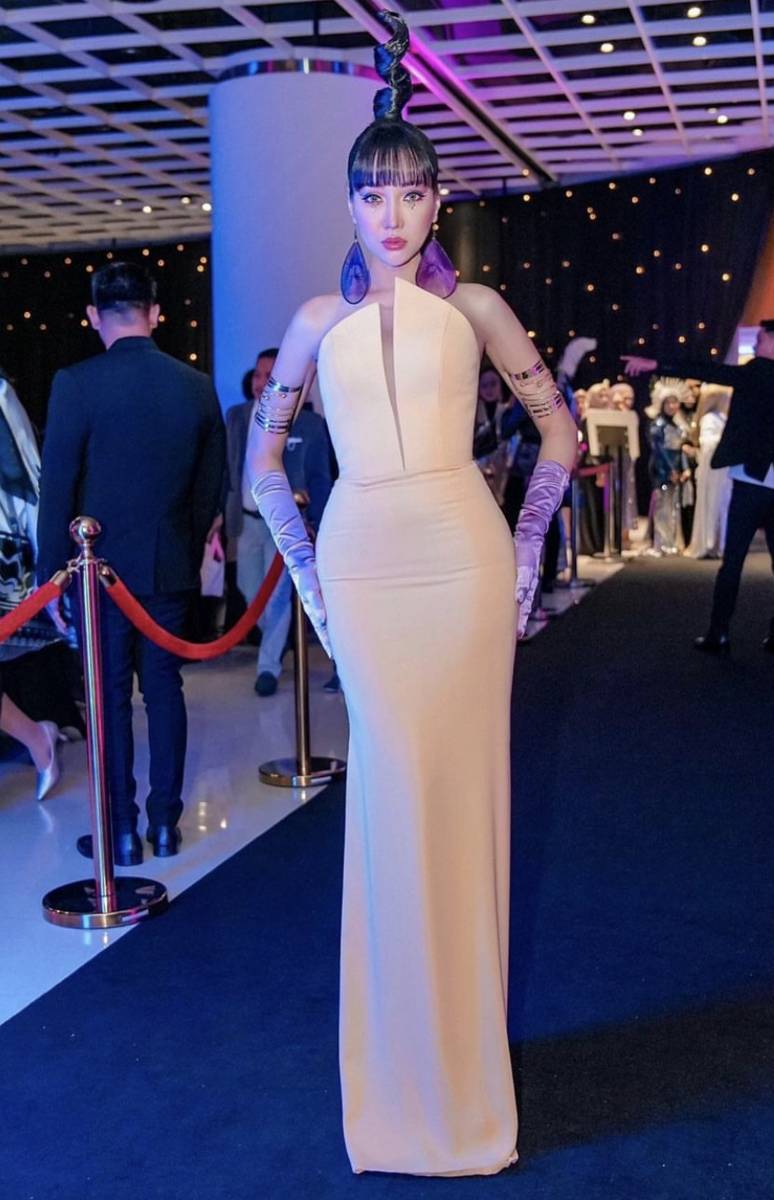 potret artis di Anniversary MS Glow yang ke-6 (instagram.com/lucintaluna_manjalita)
