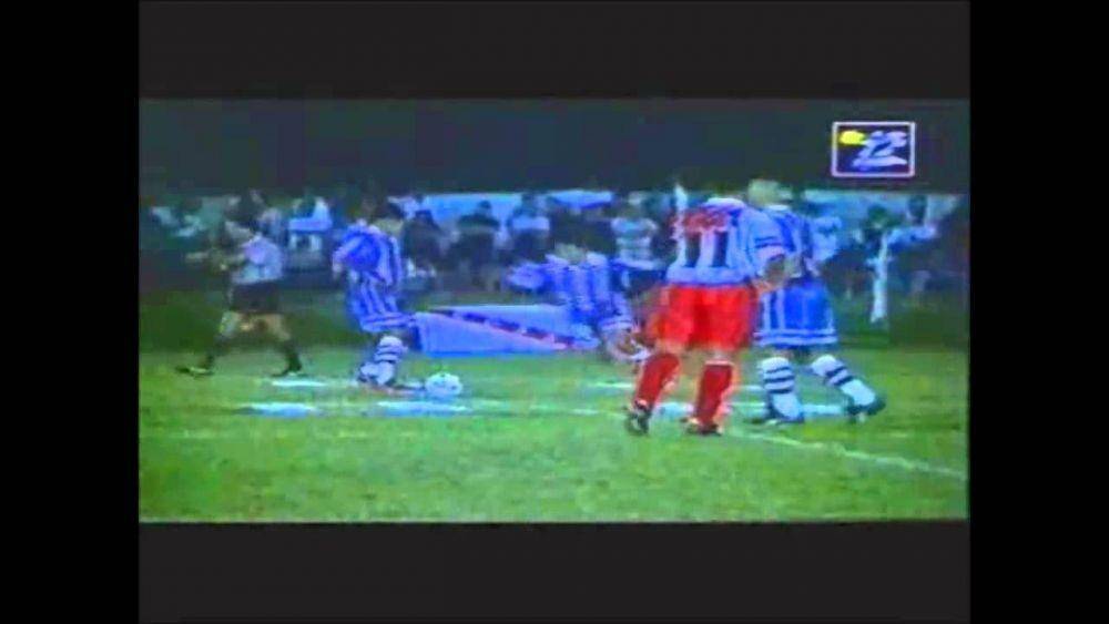 Gol tercepat di dunia oleh Ricardo Olivera 2,8 detik (youtube.com)