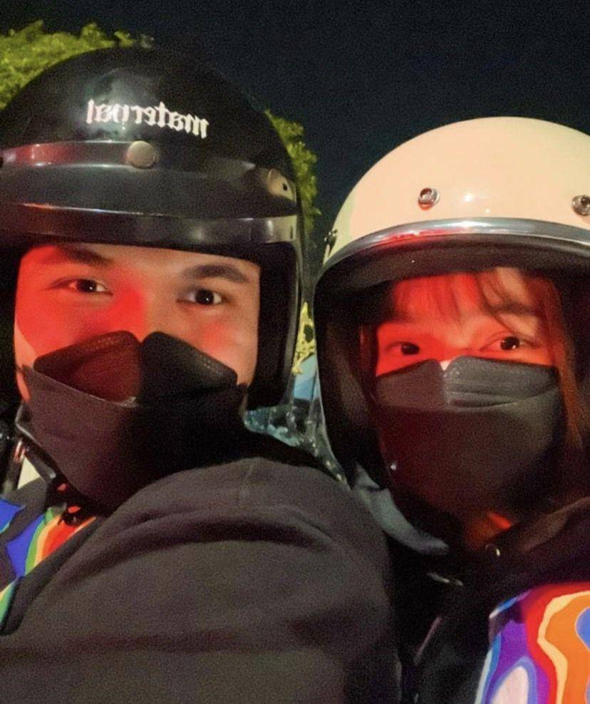 potret Fuji dan Thoriq naik motor di bali (instagram.com/fuji_an)