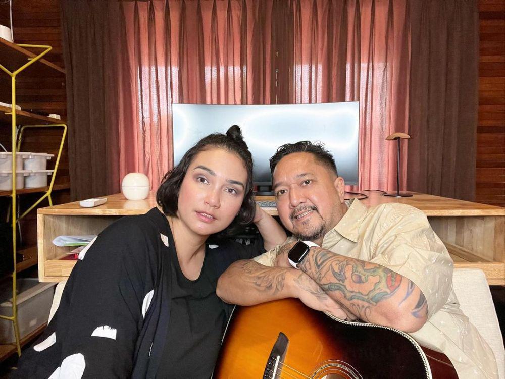 10 Potret Feby Febiola dan Suami, Jadi Omongan karena Tinggal di Kos