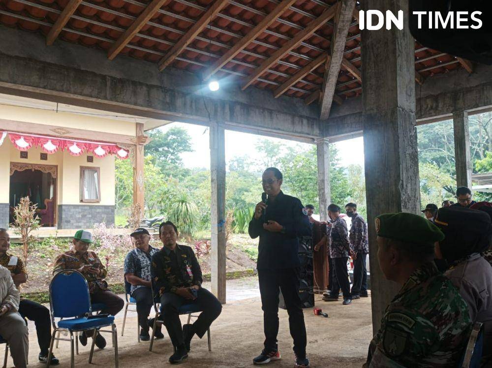 Kunjung Para Deputi Kemenko PMK Ke Desa Selorejo, Kabupaten Malang, Jawa Timur Jumat (16/12/2022). (IDN Times/Dini Suciatiningrum)