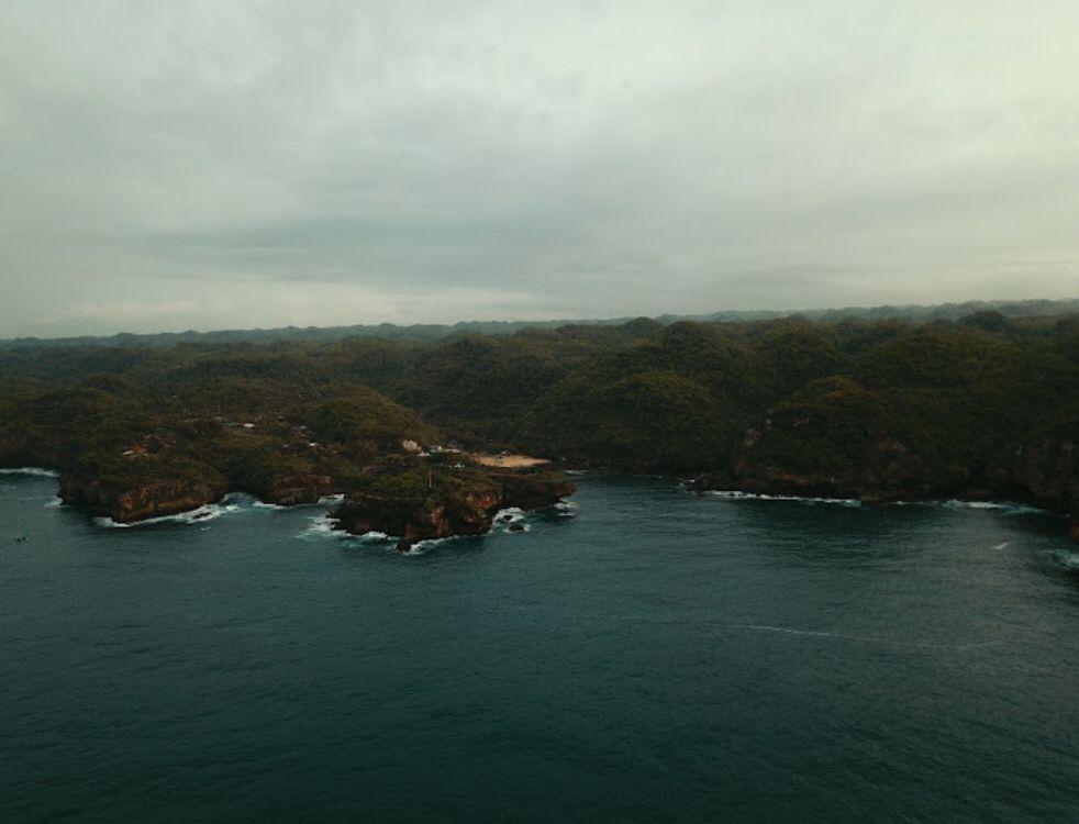 Pantai Njanganan Gunungkidul: Info Rute, Lokasi, Harga, dan Tips