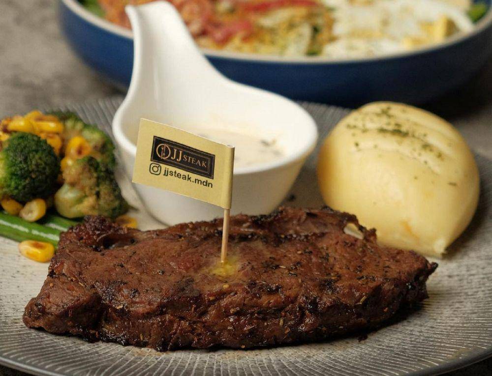 ilustrasi steak di jj steak (instagram.com/jjsteak.mdn)