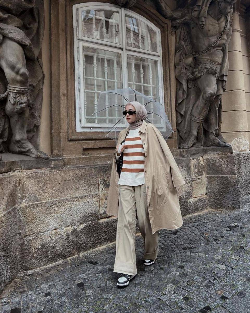 OOTD liburan ke luar negeri ala Helmi Nursifah (instagram.com/helminursifah)