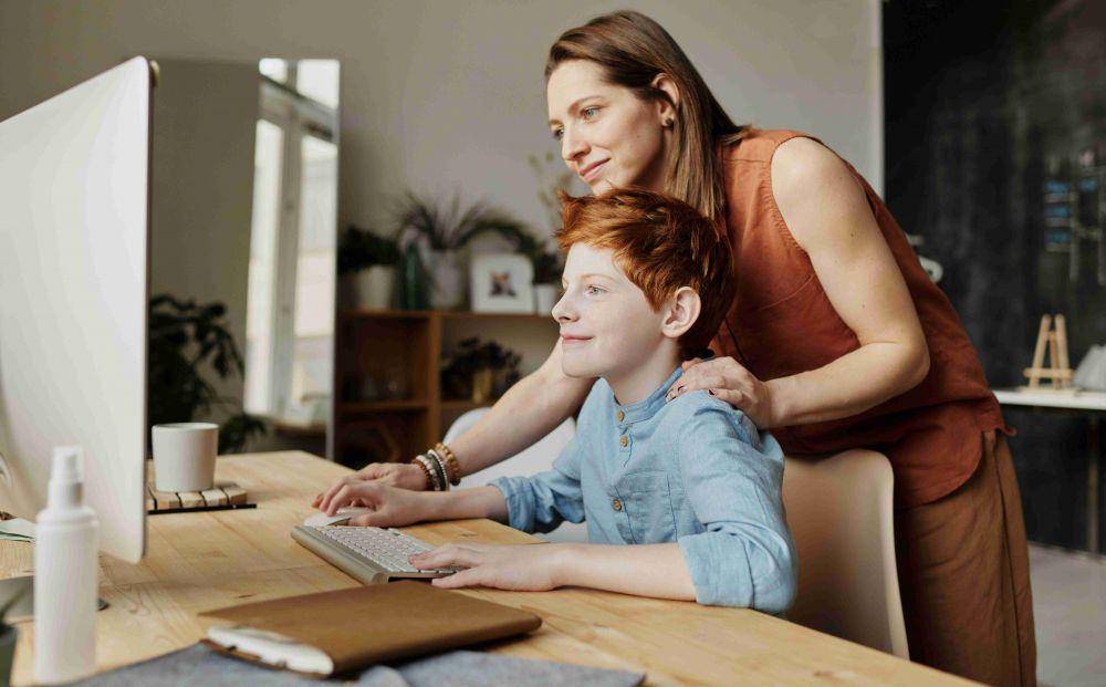 ilustrasi authoritative parenting style (pexels.com/Julia M Cameron)
