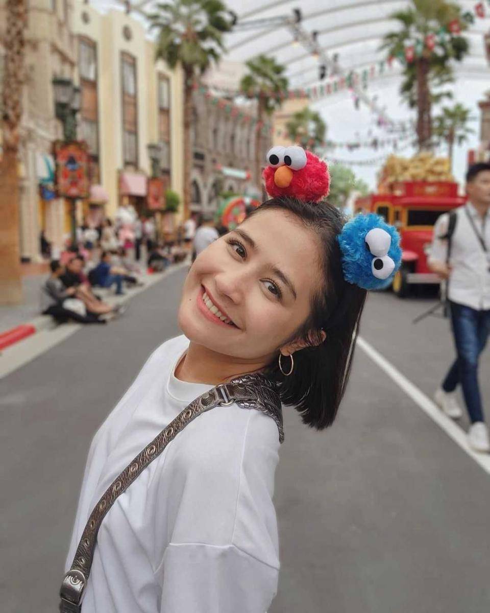 Prilly rambut pendek (instagram.com/prillylatuconsina96)