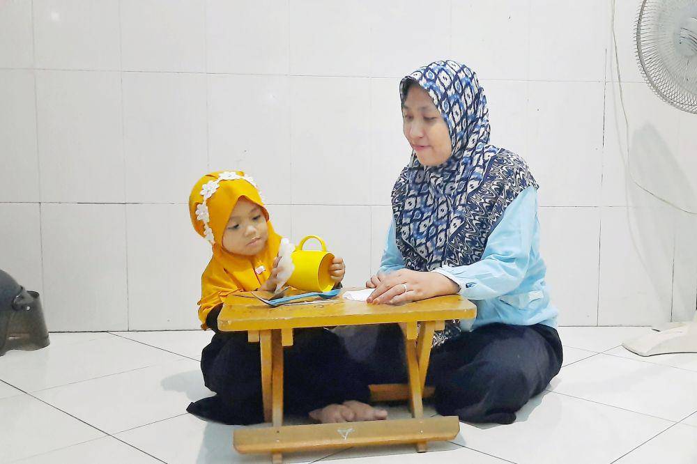 ilustrasi membersihkan peralatan dapur (dok. pribadi/Susi Yanti Nurraini)