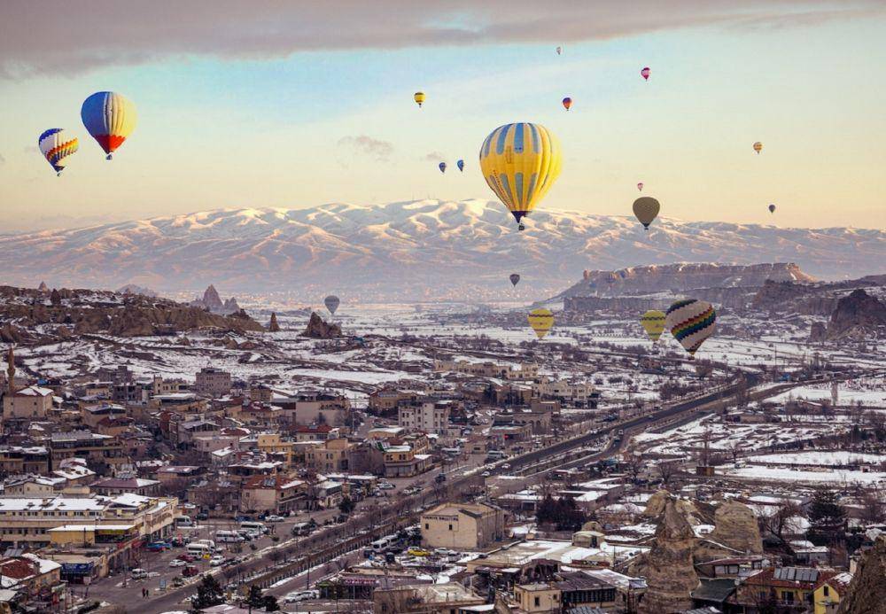 ilustrasi wisata bersalju di Cappadocia (pexels.com/Bhargava Marripati)