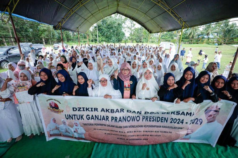 Relawan Mak Ganjar Sulsel menggalang dukungan dari kalangan perempuan, terutama ibu-ibu. (Dok. IDN Times/Istimewa)