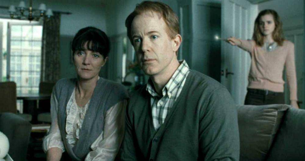 Ibu dan ayah Hermione Granger (dok. Warner Bros./Harry Potter and the Deathly Hallows)