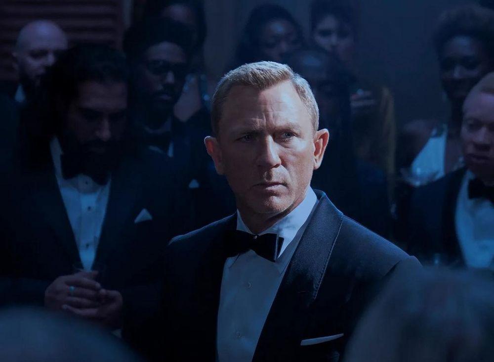 12 Film Daniel Craig Selain James Bond, Terbaru Glass Onion