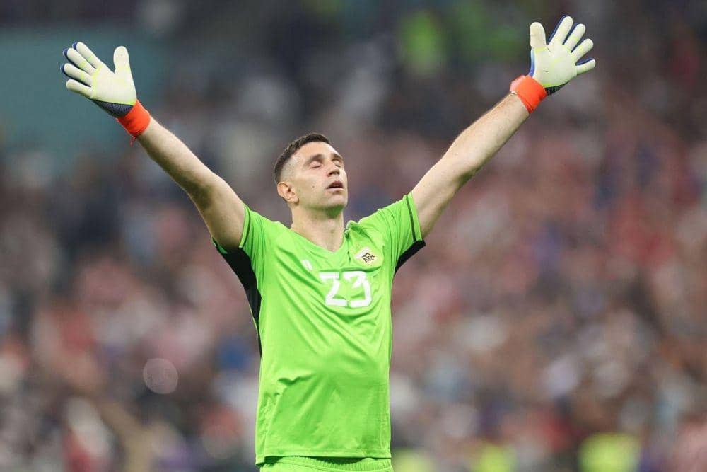 Emiliano Martinez (twitter.com/emimartinezz1)