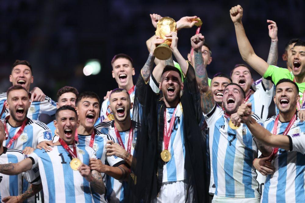 Ronaldinho Tak Hitung Messi Sebagai GOAT