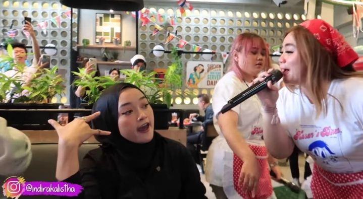 10 Potret Indira Kalistha Jajal Karen's Diner, Emosinya Terluapkan!