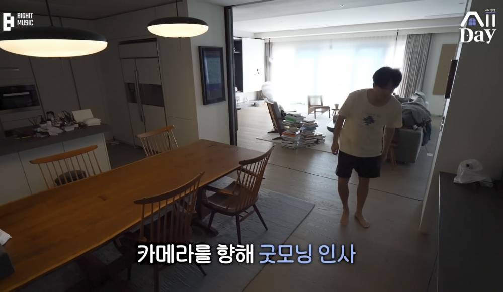potret apartemen RM BTS (youtube.com/BANGTAN TV)
