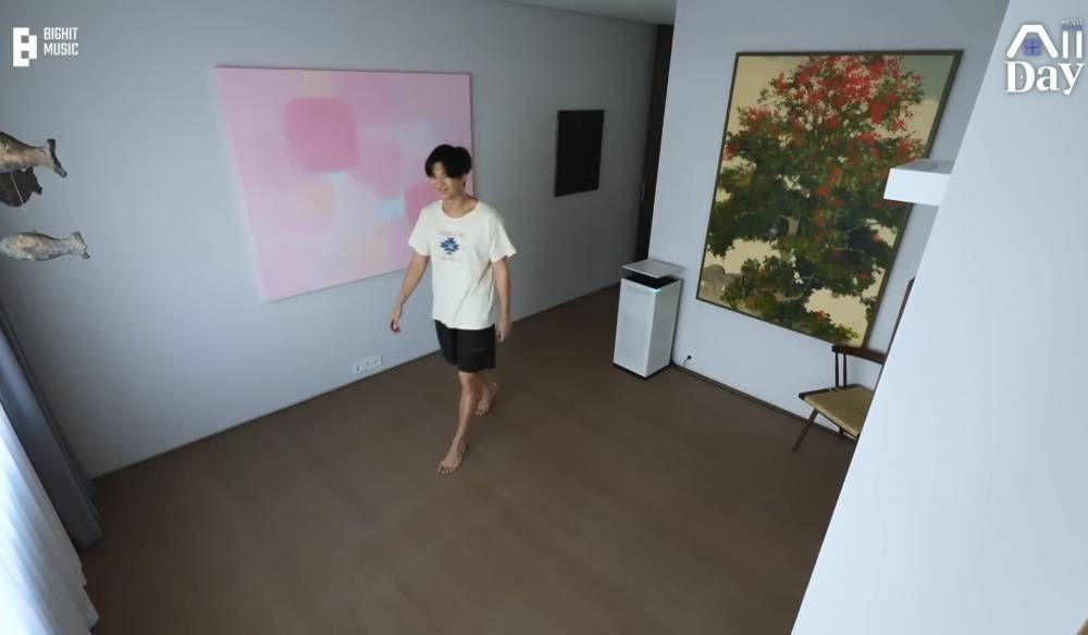 potret apartemen RM BTS (youtube.com/BANGTAN TV)