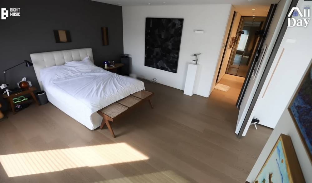 potret apartemen RM BTS (youtube.com/BANGTAN TV)