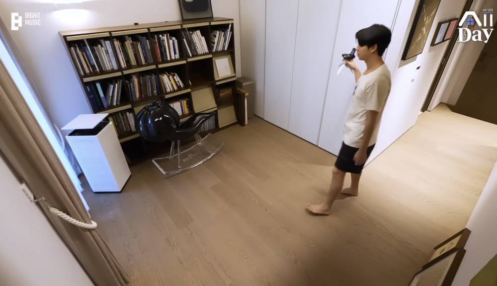 potret apartemen RM BTS (youtube.com/BANGTAN TV)