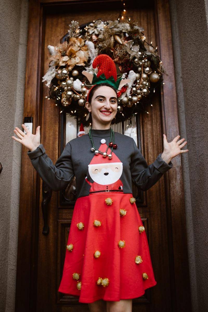 inspirasi outfit Natal (pexels.com/RODNAE Productions)