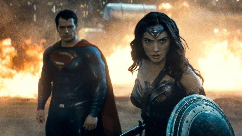 Cameo Superman dan Wonder Woman di Film The Flash Dihapus!