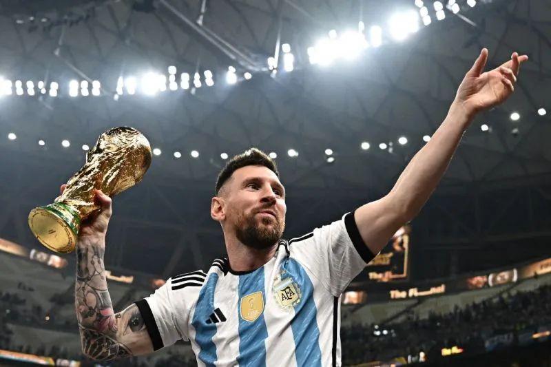 Messi: Trofi Piala Dunia 2022 untuk Maradona