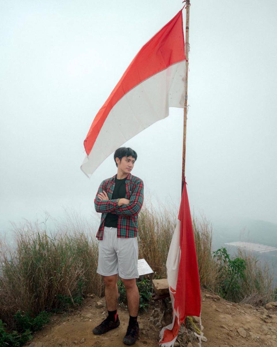 outfit liburan ala Kenny Austin (instagram.com/kennyauztin)
