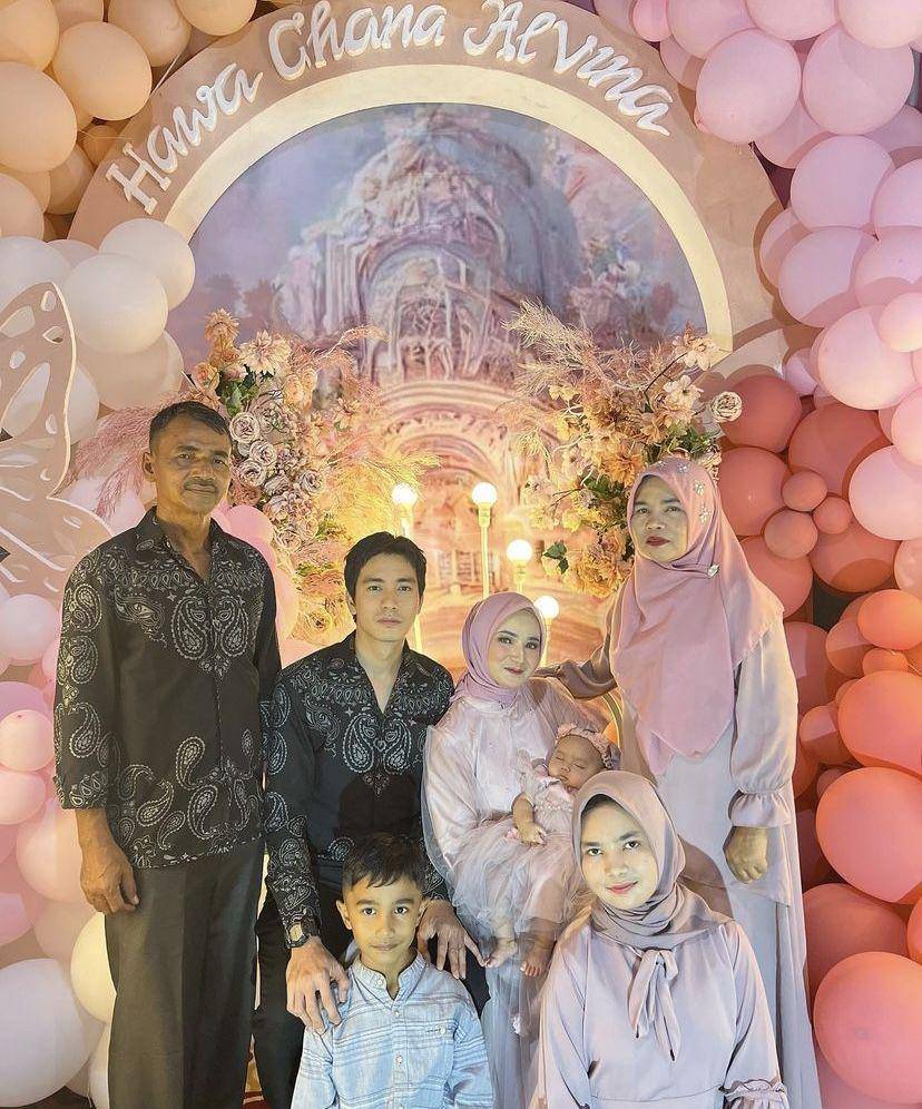 keluarga Evan Marvino dan Uffri (instagram.com/evanmarvino)