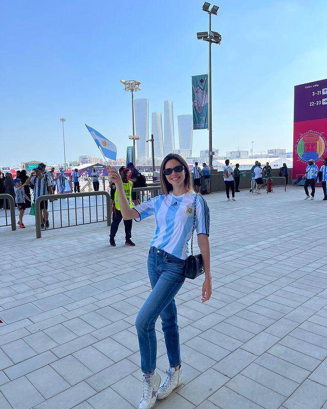Potret Miss Universe Argentina 2022 Barbara Cabrera Nonton Piala Dunia di Qatar (Instagram.com/barbaracabrera.ok)