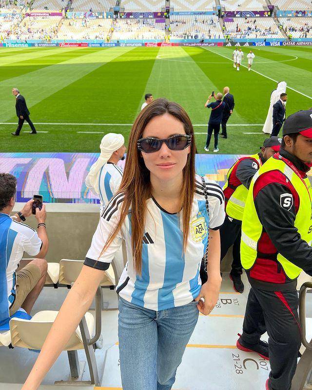 Potret Miss Universe Argentina 2022 Barbara Cabrera Nonton Piala Dunia di Qatar (Instagram.com/barbaracabrera.ok)