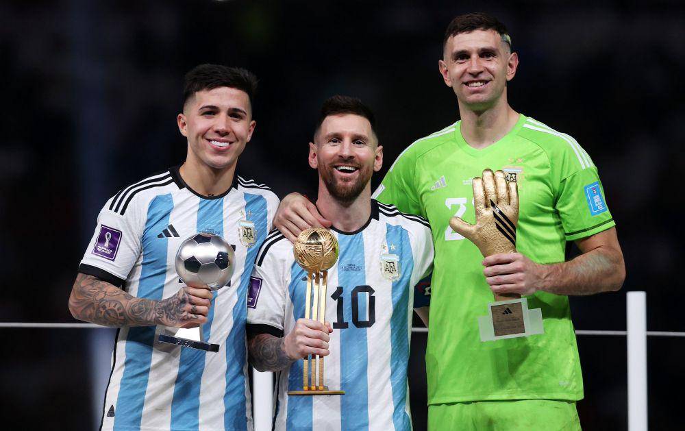 Enzo Fernandez, Lionel Messi, dan Emiliano Martinez (twitter.com/FIFAWorldCup)