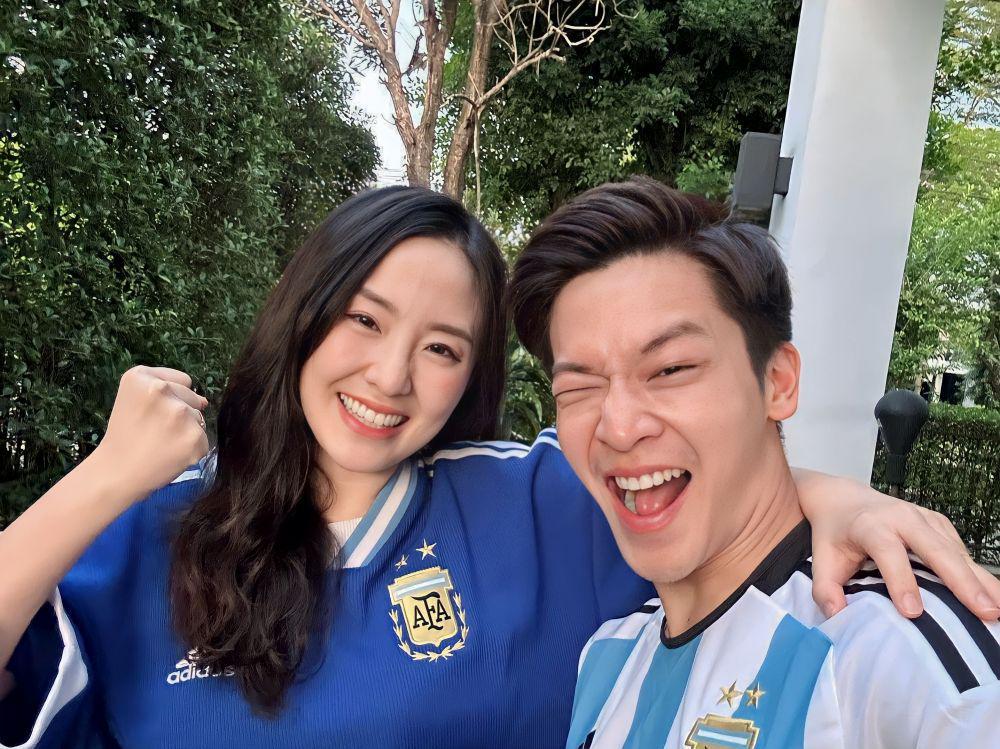 10 Potret Artis Thailand Beri Dukungan ke Argentina di Piala Dunia