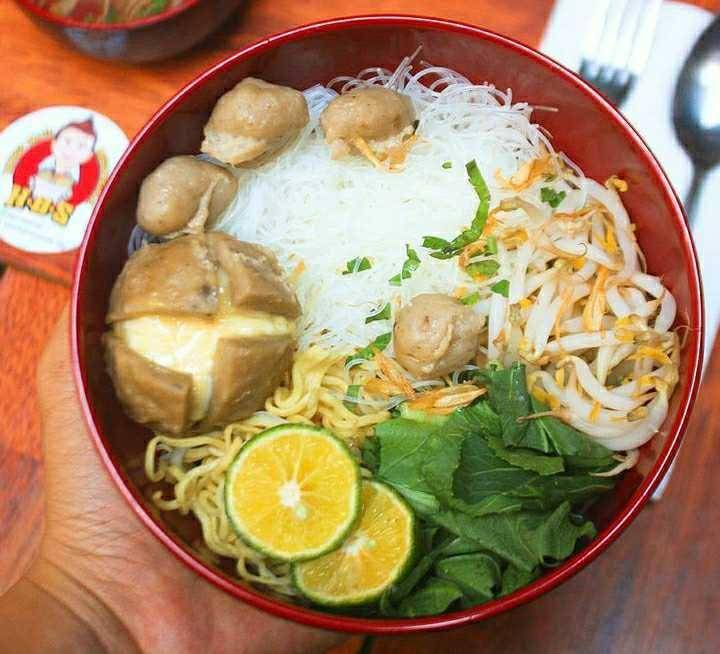 Bakso Keju HBS (instagram.com/baksokejumozarella_hbs)
