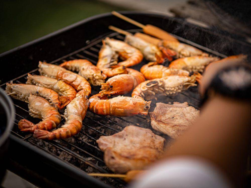 ilustrasi grilled seafood platter (pexels.com/Likeboss lertpongsaporn)