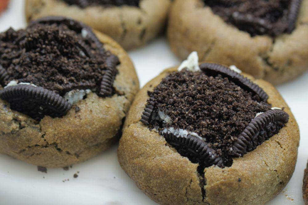 ilustrasi oreo thumbprint cookies (pexels.com/Towfiqu barbhuiya)