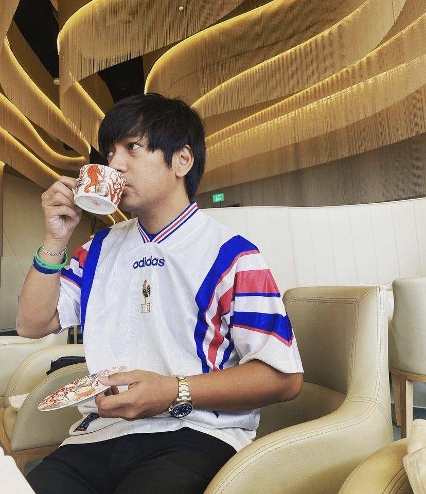 potret Rian minum kopi sebelum berangkat ke stadion (instagram.com/rianekkypradipta)